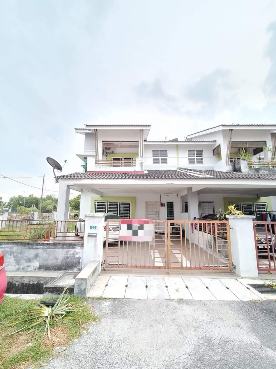 Rumah Teres Dua Tingkat Corner Lot Untuk Dijual Di Seri Iskandar Perak