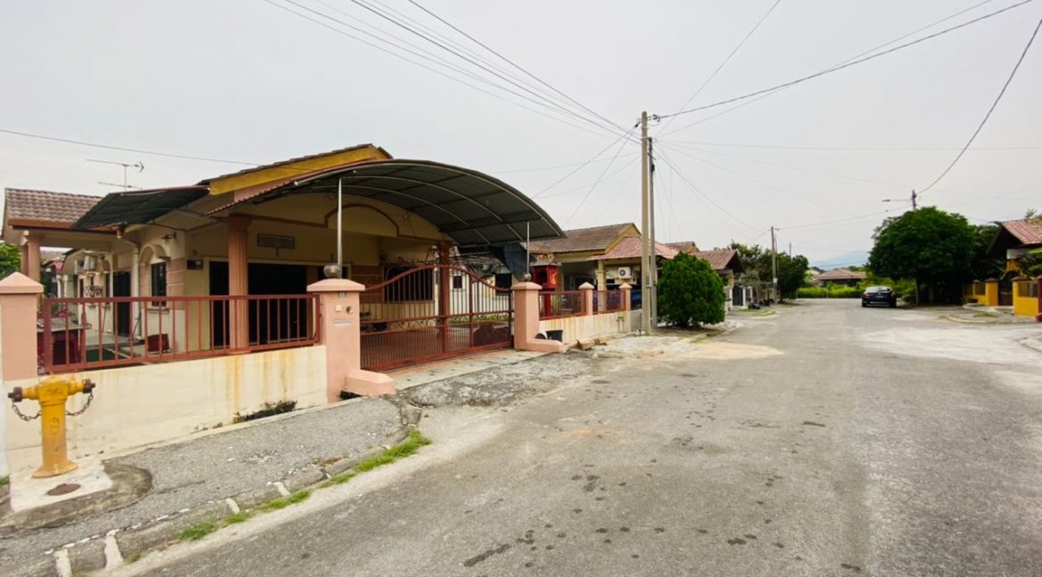 Ejen Hartanah Ipoh-Rumah Banglo Setingkat Di Desa Putra Indah, Villa MDP 1