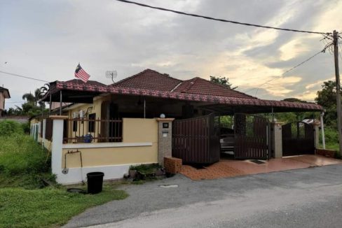 Ejen Hartanah Ipoh-Rumah Banglo Setingkat di Kampung Cempaka Sari