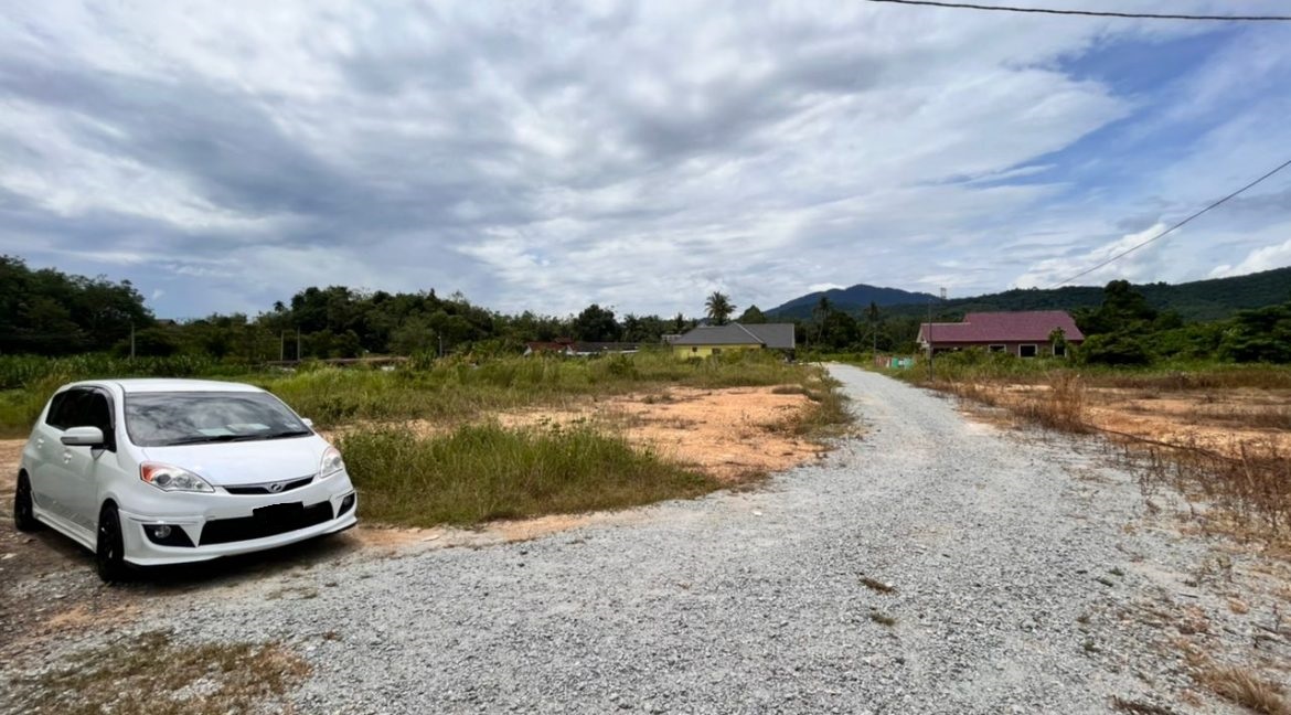 Ejen Hartanah Kuala Kangsar Perak-Tanah Lot Kota Lama Kiri-3