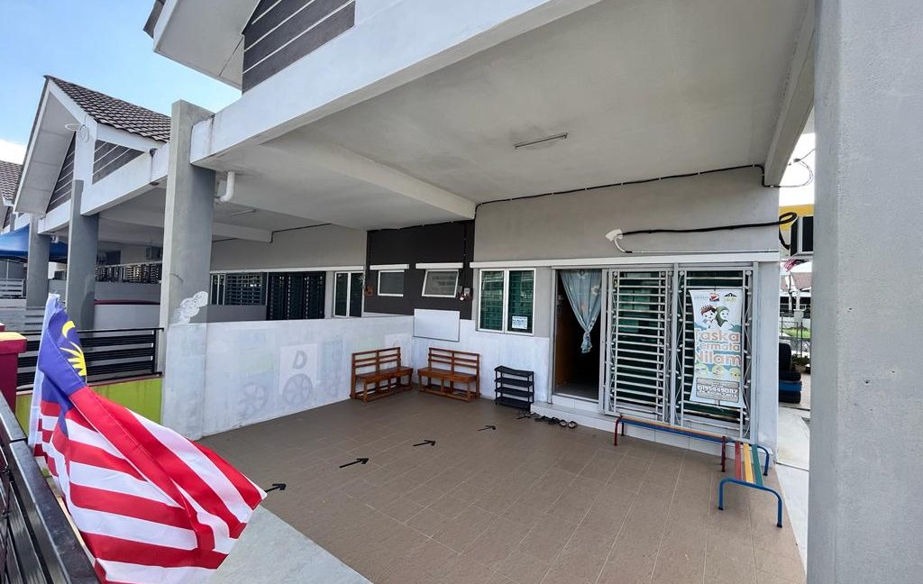 Ejen Hartanah Tronoh Perak-Corner Lot Teres Setingkat Untuk Dijual Di Taman Universiti Tronoh-9
