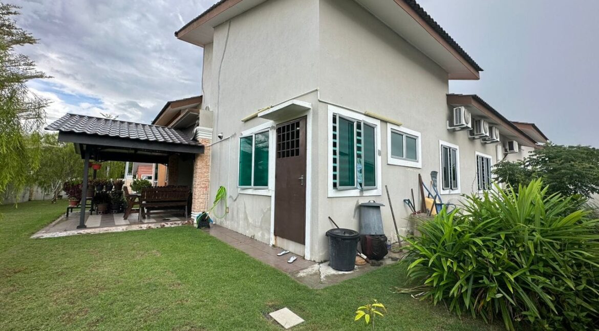 Ejen Hartanah Chemor-Corner Lot Rumah Semi-D Setingkat Untuk Dijual Di Medan Klebang Mewah-17