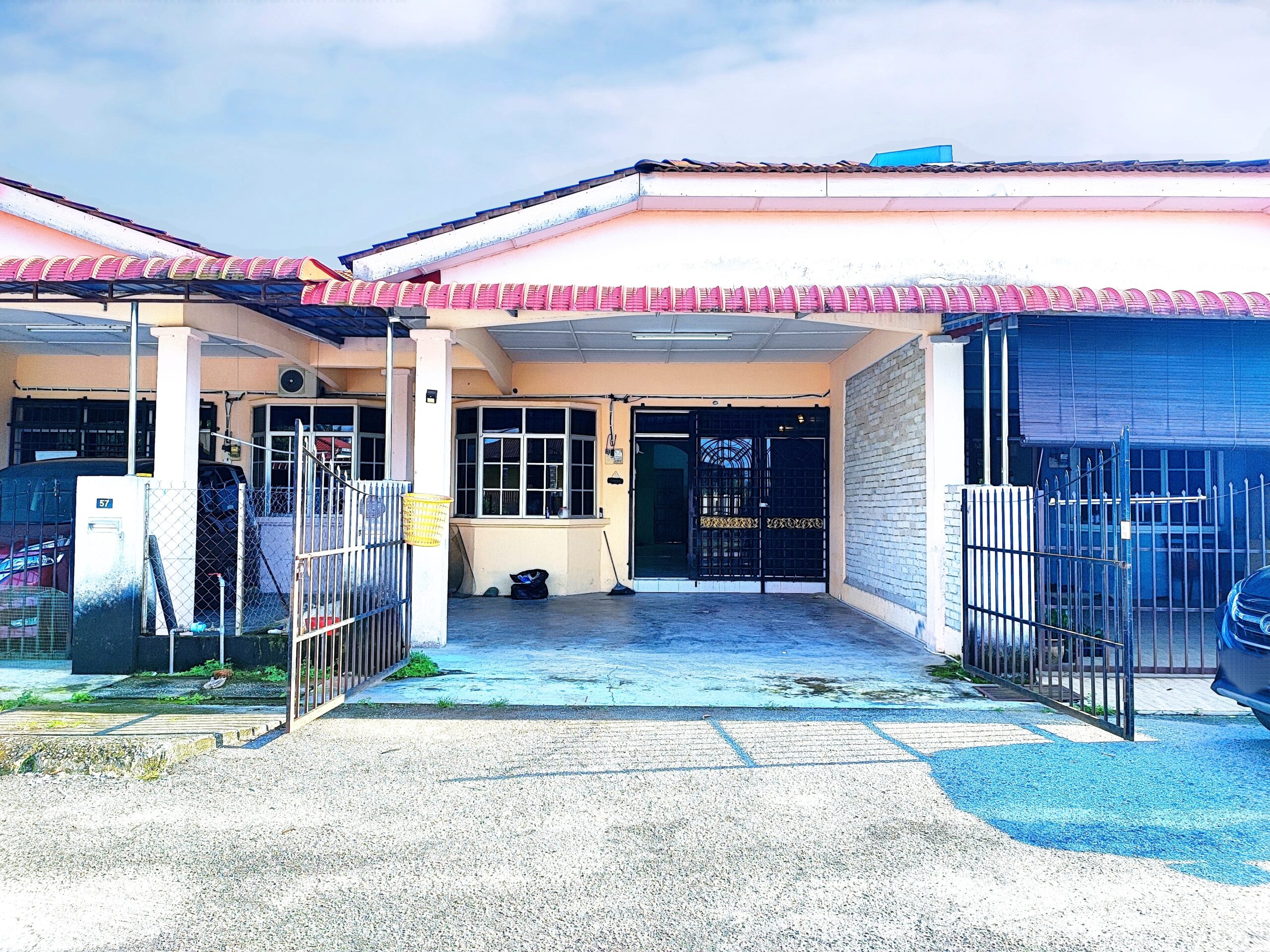Rumah Teres Setingkat Untuk Dijual Di Taman Melor Teluk Intan, Perak