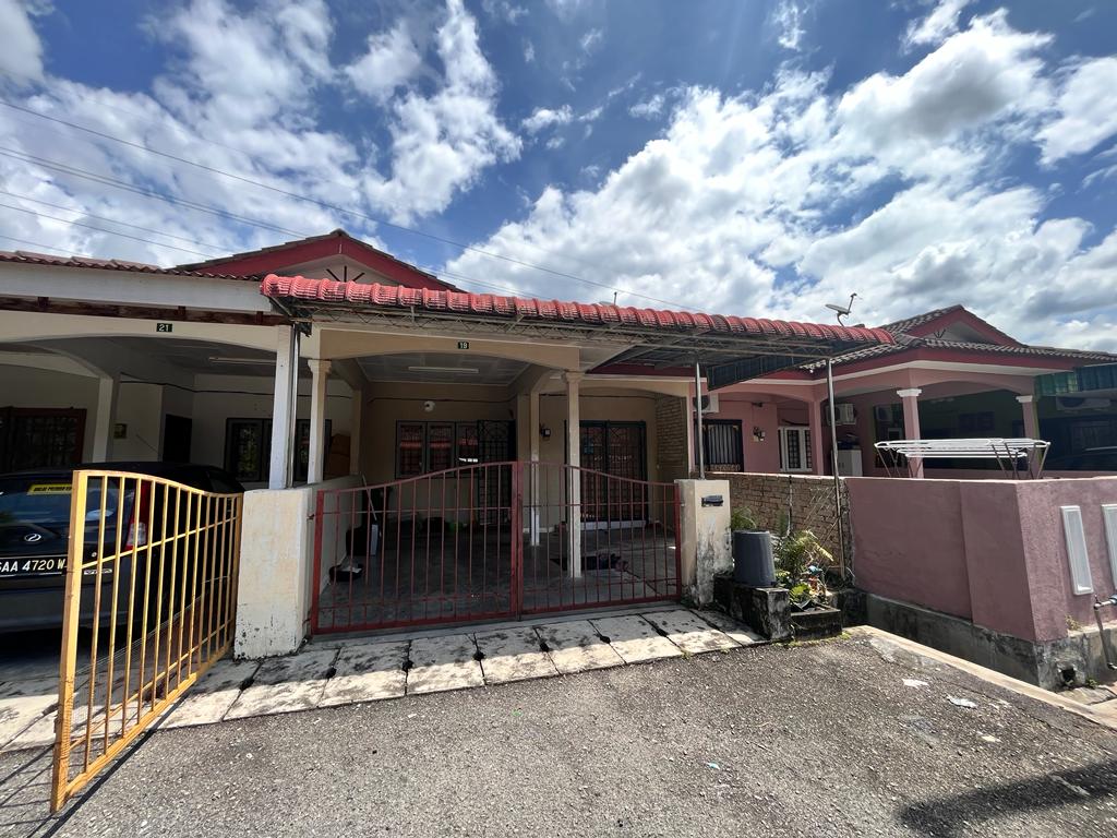 Rumah Teres Setingkat Untuk Dijual Di Gerbang Tanjung Permai Tanjung Rambutan, Perak