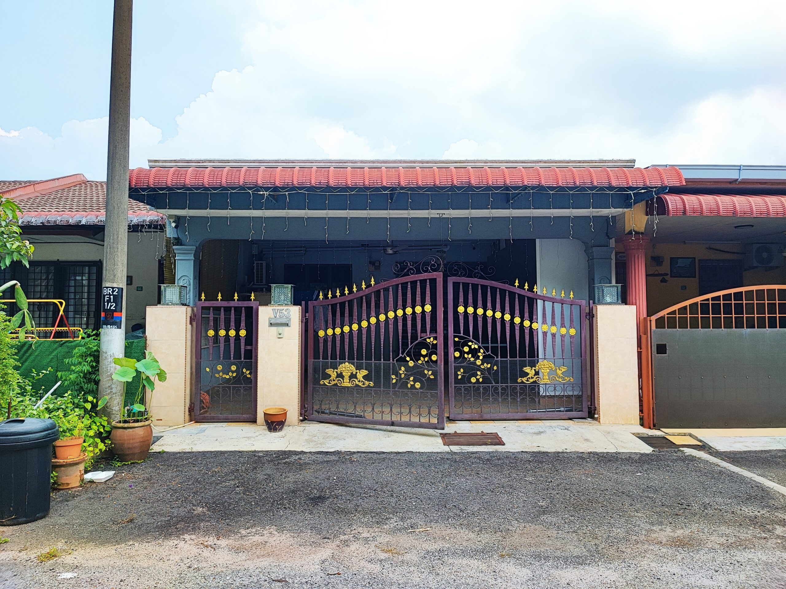 [Renovated & Fully Furnished] Rumah Teres Setingkat Untuk Dijual di Behrang 2020, Perak
