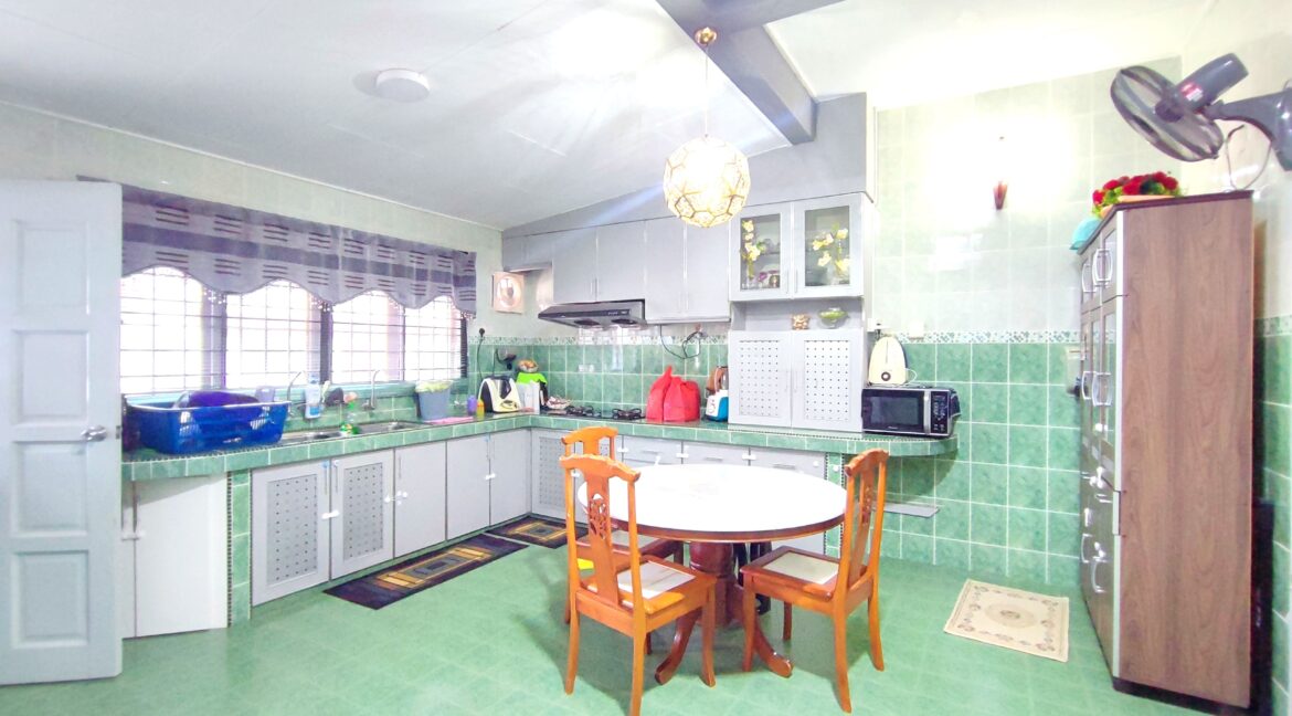 [Renovated & Fully Furnished] Rumah Teres Setingkat Untuk Dijual di Behrang 2020, Perak (4)