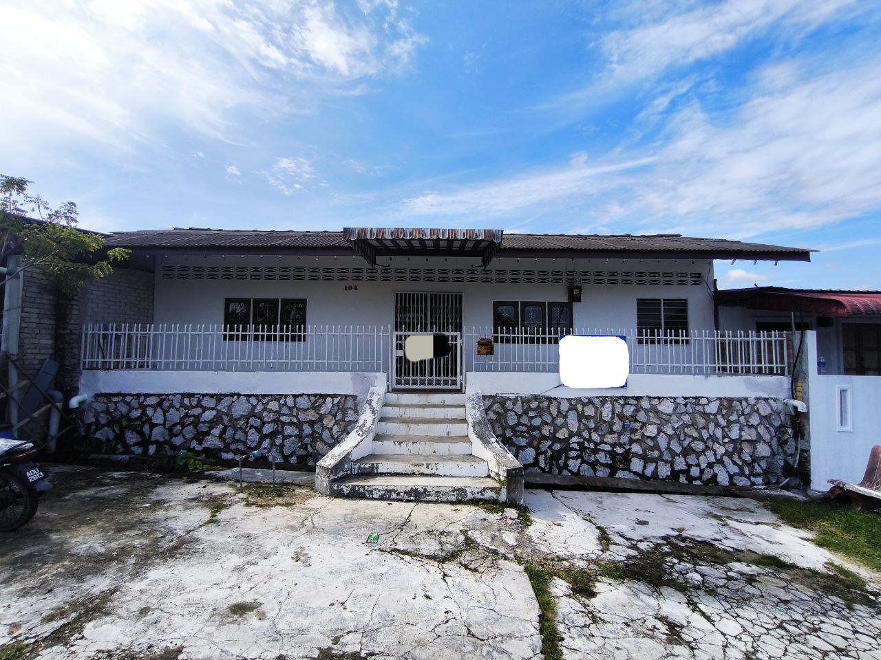 Rumah Berkembar di Taman Seri Merchu Kuala Kangsar untuk dijual.