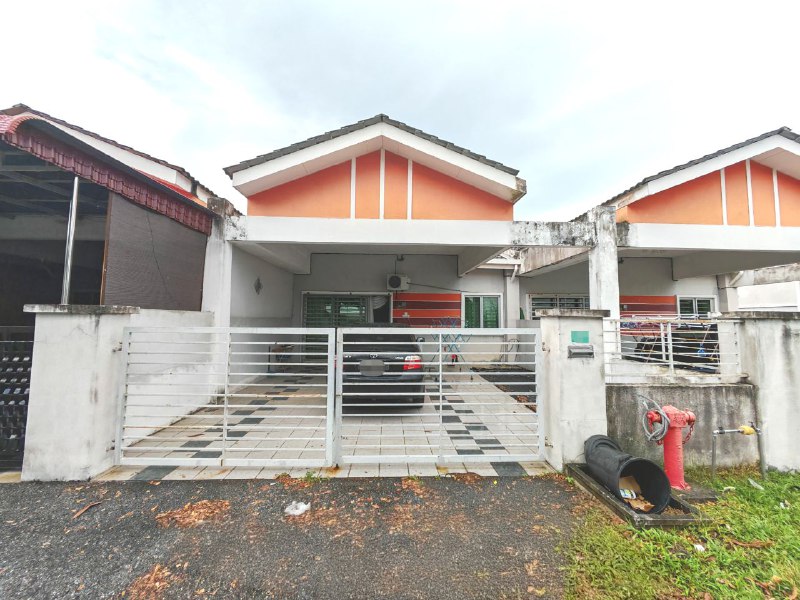 Rumah Teres Setingkat Untuk Dijual Di Taman Lakeville, Seri Iskandar