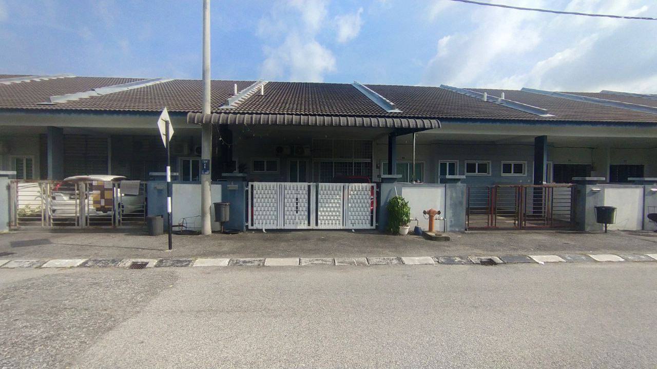 Teres Setingkat Untuk Dijual Di Taman Desa Harmoni