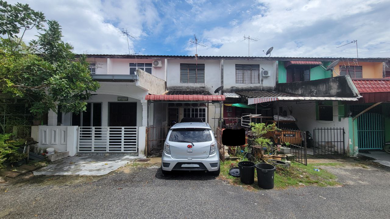 Rumah Teres 2 Tingkat Untuk Dijual Di Kampung Bahagia, Teluk Intan